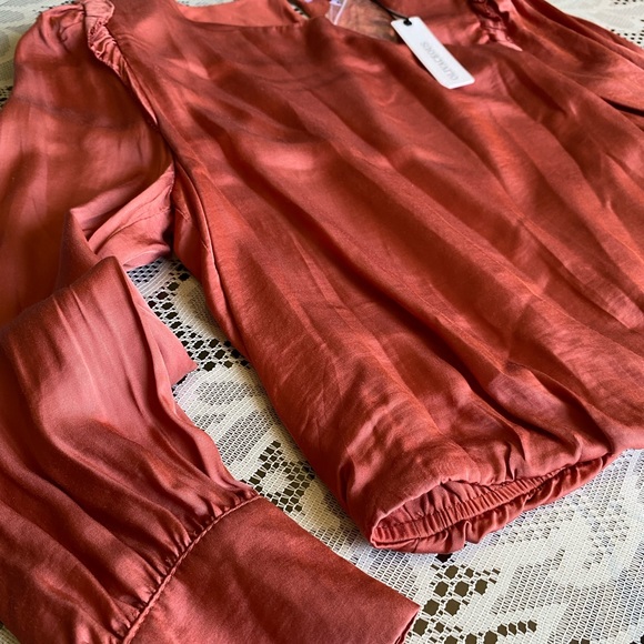 Olivaceous Long Sleeve Blouse - Picture 4 of 5